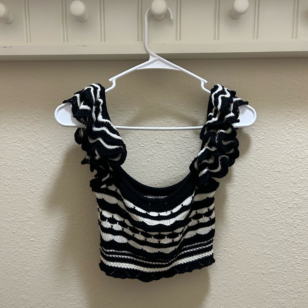 H&M Black and White Ruffled Crop Tank Top - Picture 2 of 4